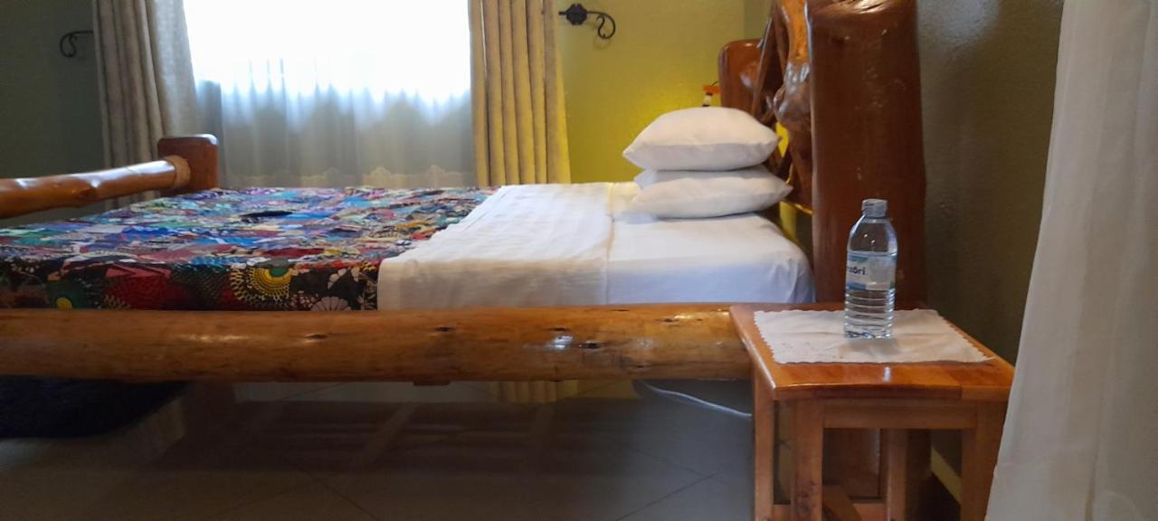 Aivilo Home Entebbe Eksteriør bilde