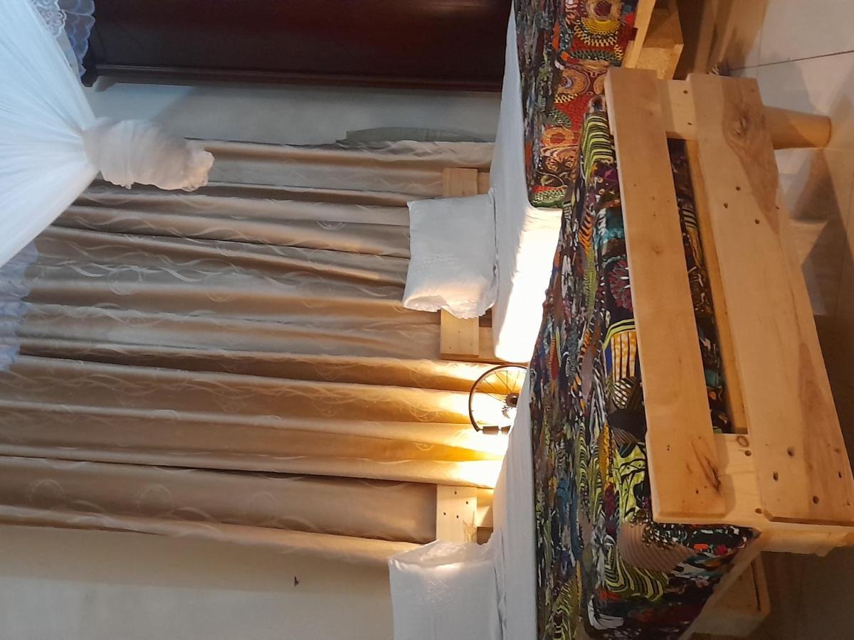 Aivilo Home Entebbe Eksteriør bilde